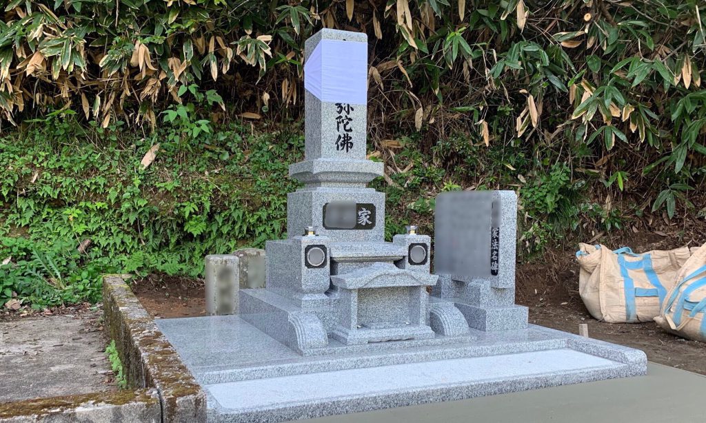 島根県邑智郡美郷町にて、お墓（和型墓石）の施工をしました